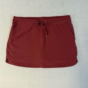 GAIAM Willow Burgundy Drawstring Pocket Skort, Size L Golf, Tennis pickleball